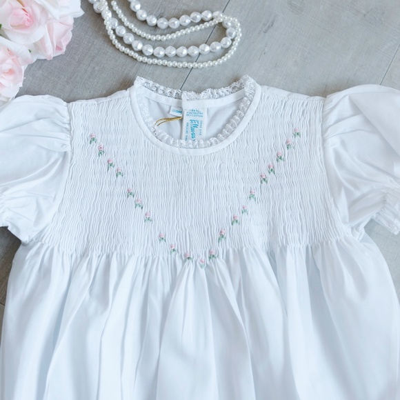 RARE Feltman Brothers White Smocked Romper Bubble With Embroidery Rosebuds NWT - Picture 3 of 6